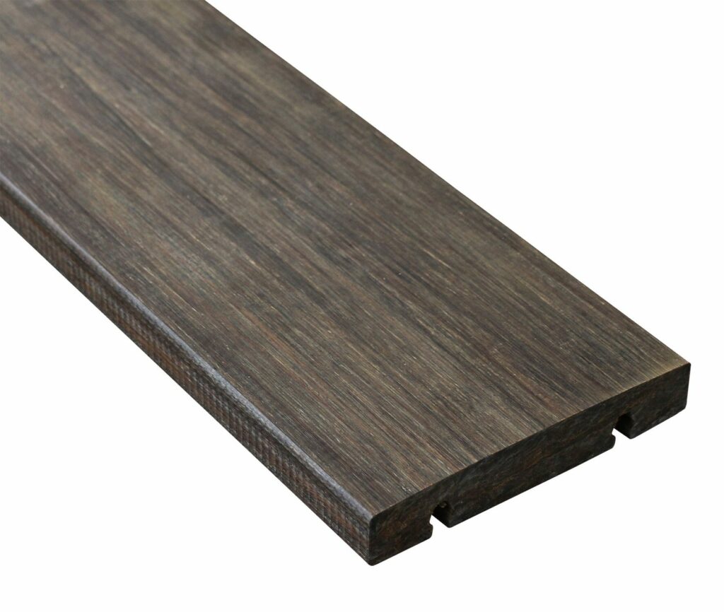 Išgaubta MOSO® Bamboo X-treme® terasinė lenta montuojama ant Grad® concept sistemos | BO-DTHT221-C-BG