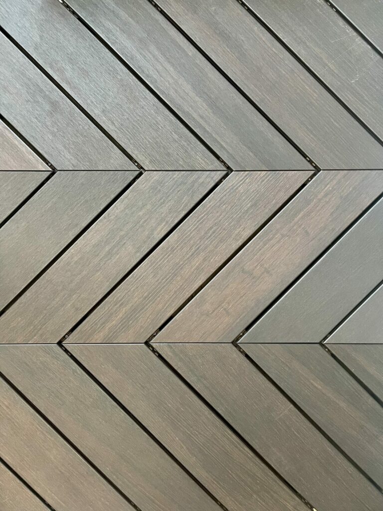 MOSO chevron terasinės lentos