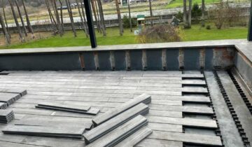 BALKONO GRINDYS ĮRENGTOS SU “DEX” TERASINĖMIS LENTOMIS ir “GRAD” TVIRTINIMO SISTEMA