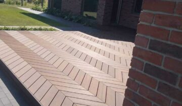 PRABANGI PRIVATAUS NAMO TERASA ĮRENGTA SU MOSO® BAMBOO X-TREME® CHEVRON TERASINĖMIS LENTOMIS