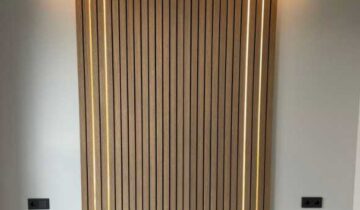 STILINGA BRUSELIŲ SIENELĖ SU GRAD TVIRTINIMO SISTEMA IR INTEGRUOTU LED APŠVIETIMU