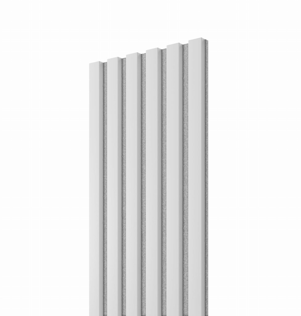 Balti SLIM tašeliai ant pilko veltinio | 300 x 26 x 2750 mm | suformuotas akustinis apdailos skydas